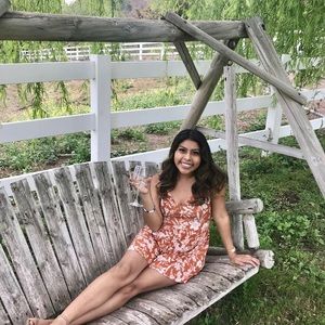 Meet your Posher, Aida